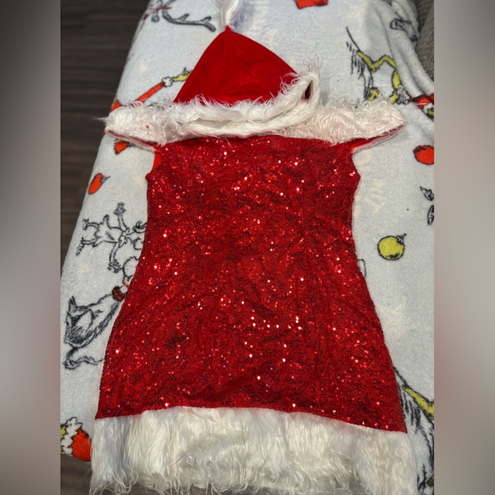 Christmas dress missing black belt